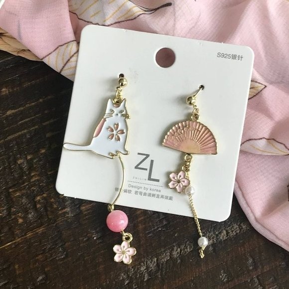 Cat With Fan & Flowers Cute Korean Mismatch Asymmetric Earrings New! 729